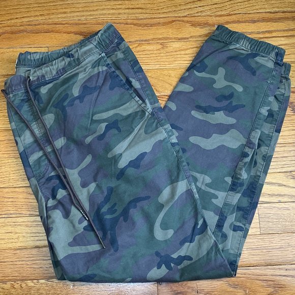 Gap Men's Green Straight Leg Camouflage Print Cargo Jogger One Size  (PRE-LOVED) - Picture 2 of 7